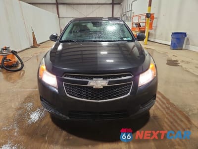Piąte zdjęcie samochodu w środku: 2014 CHEVROLET CRUZE LS VIN:1G1PA5SG7E7326324 - miniatura
