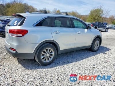 Trzecie zdjęcie samochodu z tyłu: 2016 KIA SORENTO LX VIN:5XYPG4A38GG051700 - miniatura