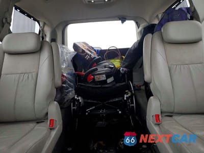 Zdjęcie 10 z 12 samochodu: 2010 CHRYSLER TOWN & COUNTRY LIMITED VIN:2A4RR7DX8AR437193 - miniatura