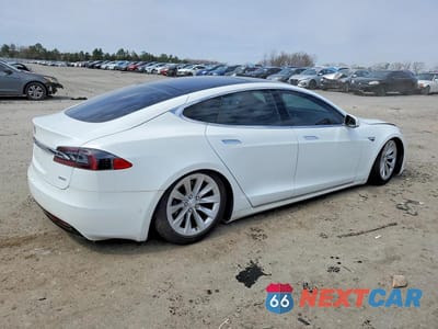 Trzecie zdjęcie samochodu z tyłu: 2016 TESLA MODEL S VIN:5YJSA1E2XGF155947 - miniatura