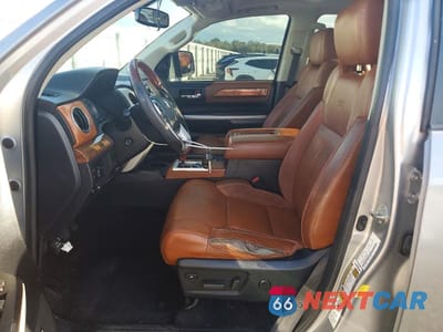 Zdjęcie 7 z 11 samochodu: 2017 TOYOTA TUNDRA 1794 EDITION VIN:5TFGW5F17HX221642 - miniatura