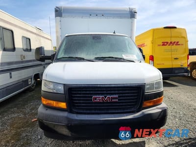 Piąte zdjęcie samochodu w środku: 2020 GMC SAVANA BOX TRUCK VIN:7GZ37TCG3LN003648 - miniatura