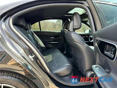 Piąte zdjęcie samochodu w środku: 2023 MERCEDES-BENZ C 300 VIN:W1KAF4GB6PR095032 - miniatura