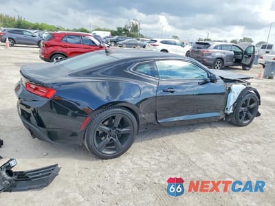 Trzecie zdjęcie samochodu z tyłu: 2018 CHEVROLET CAMARO LT VIN:1G1FB1RX1J0186488 - miniatura