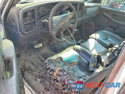 Zdjęcie 8 z 13 samochodu: 2007 GMC NEW SIERRA C3500 VIN:1GDJC34D87E150800 - miniatura