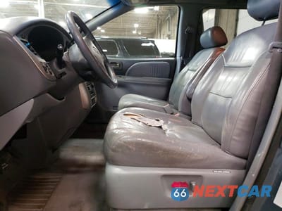 Zdjęcie 7 z 14 samochodu: 2002 TOYOTA SIENNA XLE VIN:4T3ZF13C92U446051 - miniatura