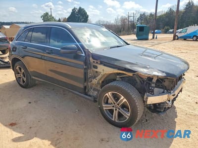 Czwarte zdjęcie samochodu z boku: 2018 MERCEDES-BENZ GLC 300 VIN:WDC0G4JB8JV032132 - miniatura