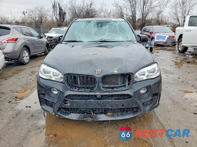 Piąte zdjęcie samochodu w środku: 2017 BMW X5 M VIN:5YMKT6C38H0X20674 - miniatura