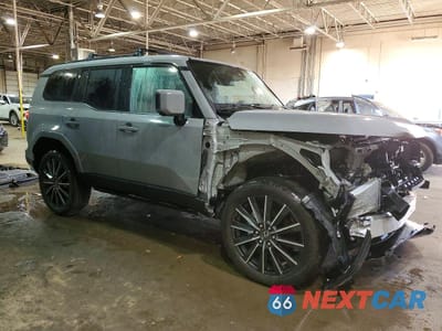 Czwarte zdjęcie samochodu z boku: 2025 LEXUS GX 550 LUXURY+ VIN:JTJVBCDX9S5065103 - miniatura