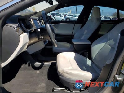 Zdjęcie 7 z 12 samochodu: 2016 TESLA MODEL S VIN:5YJSA1E20GF123881 - miniatura