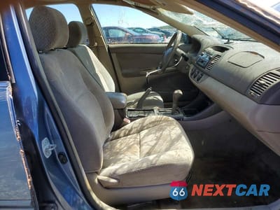 Zdjęcie 7 z 11 samochodu: 2004 TOYOTA CAMRY LE VIN:4T1BE32K74U791986 - miniatura