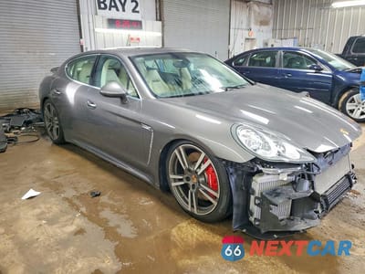 Czwarte zdjęcie samochodu z boku: 2013 PORSCHE PANAMERA TURBO VIN:WP0AC2A7XDL090443 - miniatura