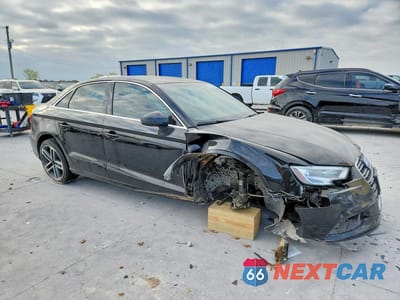 Czwarte zdjęcie samochodu z boku: 2019 AUDI A3 PREMIUM VIN:WAUAUGFF6K1010989 - miniatura