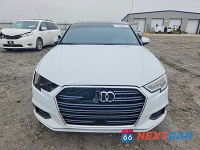 Piąte zdjęcie samochodu w środku: 2017 AUDI A3 PREMIUM VIN:WAUAUGFF2H1063214 - miniatura