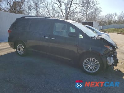 Czwarte zdjęcie samochodu z boku: 2016 TOYOTA SIENNA XLE 8-PASSENGER VIN:5TDYK3DC5GS721893 - miniatura