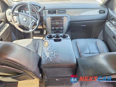 Zdjęcie 8 z 13 samochodu: 2010 CHEVROLET SUBURBAN K1500 LS VIN:1GNUKHE3XAR243395 - miniatura