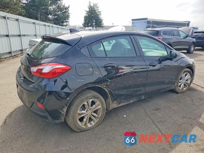 Trzecie zdjęcie samochodu z tyłu: 2019 CHEVROLET CRUZE LS VIN:3G1BC6SM8KS526738 - miniatura