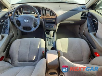 Zdjęcie 8 z 12 samochodu: 2004 HYUNDAI ELANTRA GLS VIN:KMHDN46D14U797972 - miniatura
