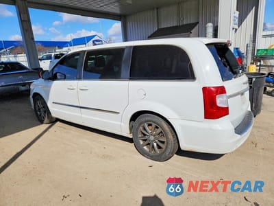 Drugie zdjęcie samochodu z przodu: 2015 CHRYSLER TOWN & COUNTRY S VIN:2C4RC1HG8FR630465 - miniatura