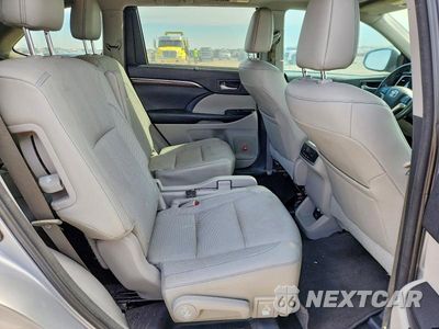 Zdjęcie 11 z 12 samochodu: 2016 TOYOTA HIGHLANDER LIMITED VIN:5TDYKRFH4GS179357 - miniatura