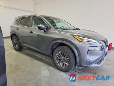 Czwarte zdjęcie samochodu z boku: 2023 NISSAN ROGUE S VIN:5N1BT3AA3PC871570 - miniatura