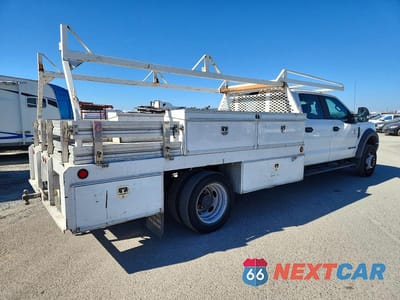 Trzecie zdjęcie samochodu z tyłu: 2019 FORD F450 SUPER DUTY FLATBED TRUCK VIN:1FD0W4GT6KEG81255 - miniatura