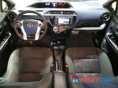 Zdjęcie 8 z 13 samochodu: 2016 TOYOTA PRIUS C TWO VIN:JTDKDTB3XG1118454 - miniatura