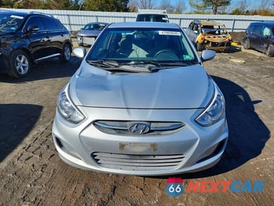 Piąte zdjęcie samochodu w środku: 2016 HYUNDAI ACCENT SE VIN:KMHCT4AE6GU038398 - miniatura