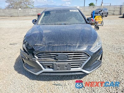 Piąte zdjęcie samochodu w środku: 2018 HYUNDAI SONATA SE VIN:5NPE24AF5JH700787 - miniatura