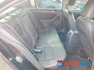 Zdjęcie 10 z 12 samochodu: 2014 VOLKSWAGEN JETTA SE VIN:3VWD17AJ1EM367098 - miniatura