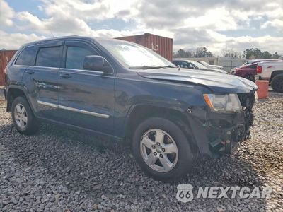 Czwarte zdjęcie samochodu z boku: 2013 JEEP GRAND CHEROKEE LAREDO VIN:1C4RJFAG7DC567510 - miniatura