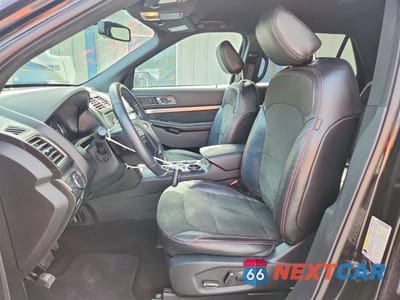 Zdjęcie 7 z 14 samochodu: 2018 FORD EXPLORER XLT VIN:1FM5K7D82JGC64382 - miniatura