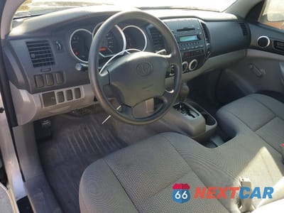 Zdjęcie 8 z 11 samochodu: 2005 TOYOTA TACOMA BASE VIN:5TENX22N25Z118872 - miniatura