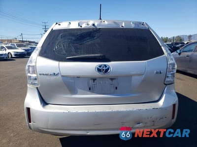 Zdjęcie 6 z 12 samochodu: 2014 TOYOTA PRIUS V TWO VIN:JTDZN3EU4E3294997 - miniatura