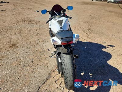 Czwarte zdjęcie samochodu z boku: 2020 SUZUKI GSX-R750 VIN:JS1GR7MA1L7100100 - miniatura