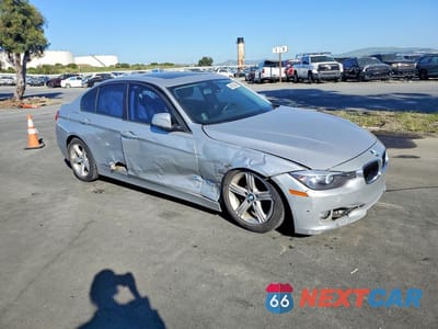 Czwarte zdjęcie samochodu z boku: 2015 BMW 320 I VIN:WBA3B1G59FNT64621 - miniatura