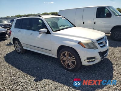 Czwarte zdjęcie samochodu z boku: 2013 MERCEDES-BENZ GLK 350 VIN:WDCGG5HB1DG037157 - miniatura