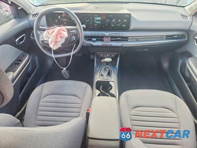 Zdjęcie 8 z 11 samochodu: 2025 KIA K4 EX VIN:3KPFU4DE8SE016100 - miniatura