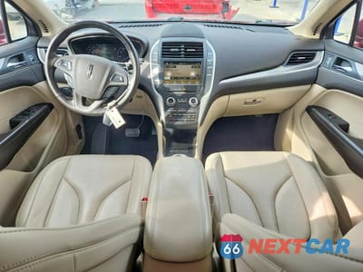 Zdjęcie 8 z 13 samochodu: 2017 LINCOLN MKC PREMIERE VIN:5LMCJ1C95HUL50943 - miniatura