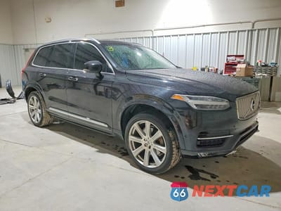 Czwarte zdjęcie samochodu z boku: 2018 VOLVO XC90 T6 VIN:YV4A22PL0J1198632 - miniatura