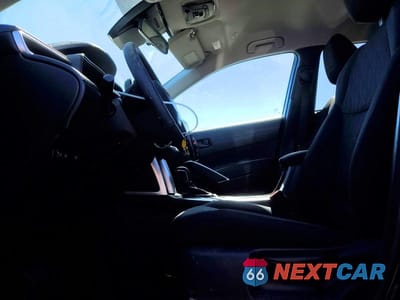 Zdjęcie 7 z 12 samochodu: 2024 TOYOTA COROLLA CROSS LE VIN:7MUCAABGXRV117174 - miniatura