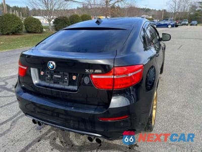 Czwarte zdjęcie samochodu z boku: 2011 BMW X6 M VIN:5YMGZ0C57BLK14388 - miniatura