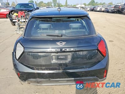 Zdjęcie 6 z 12 samochodu: 2025 MINI COOPER BASE VIN:WMW13GD04S2X06990 - miniatura