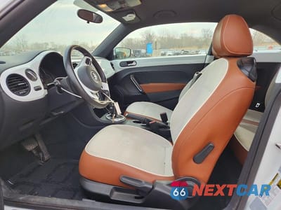 Zdjęcie 7 z 12 samochodu: 2017 VOLKSWAGEN BEETLE 1.8T VIN:3VWF17AT7HM623114 - miniatura