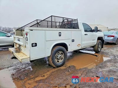 Trzecie zdjęcie samochodu z tyłu: 2018 CHEVROLET SILVERADO C2500 HEAVY DUTY VIN:1GB0CUEG8JZ130565 - miniatura