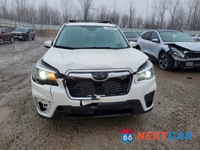 Piąte zdjęcie samochodu w środku: 2019 SUBARU FORESTER PREMIUM VIN:JF2SKAGC5KH515008 - miniatura