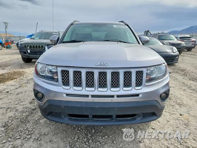 Piąte zdjęcie samochodu w środku: 2016 JEEP COMPASS LATITUDE VIN:1C4NJDEB7GD779999 - miniatura