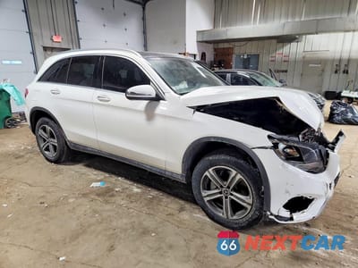 Czwarte zdjęcie samochodu z boku: 2018 MERCEDES-BENZ GLC 300 4MATIC VIN:WDC0G4KB3JV085934 - miniatura
