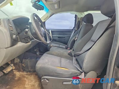 Zdjęcie 7 z 12 samochodu: 2011 CHEVROLET SILVERADO K1500 LS VIN:3GCPKREA4BG223350 - miniatura