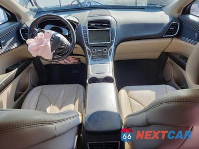 Zdjęcie 8 z 13 samochodu: 2017 LINCOLN MKX RESERVE VIN:2LMPJ8LR7HBL24206 - miniatura